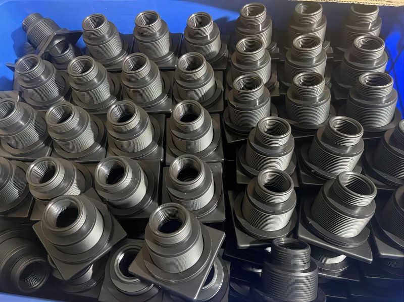 Projet d'adaptateur et de joint d'étanchéité pour réservoir IBC sur mesure terminé et prêt à être expédié