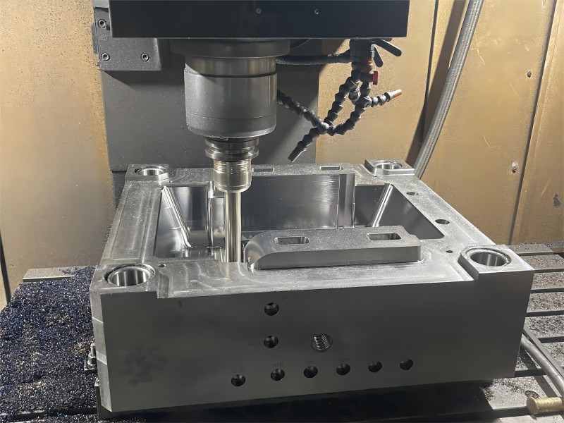 L'augmentation des commandes de moules sur mesure met en évidence notre capacité de production